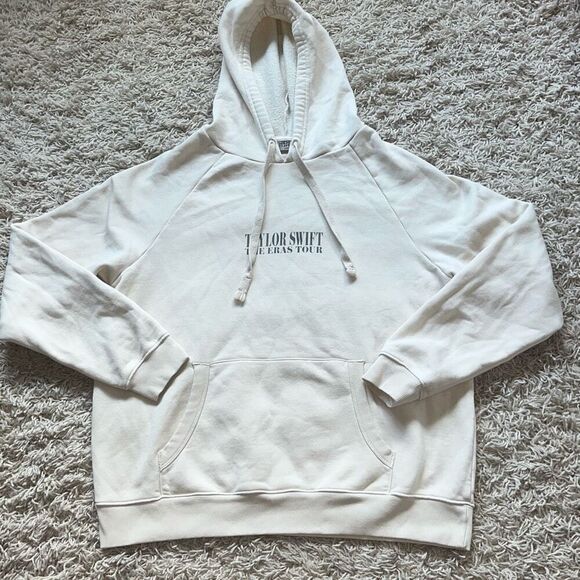 Taylor Swift 2023 The Eras Tour Exclusive Cream Sweatshirt Hoodie Size Large EUC - Picture 4 of 10